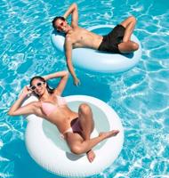 Nagy felfújható kerék fejtámlával fehér